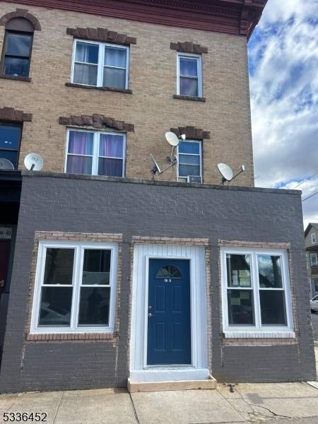 Passaic City, NJ 07055,82 Central Ave