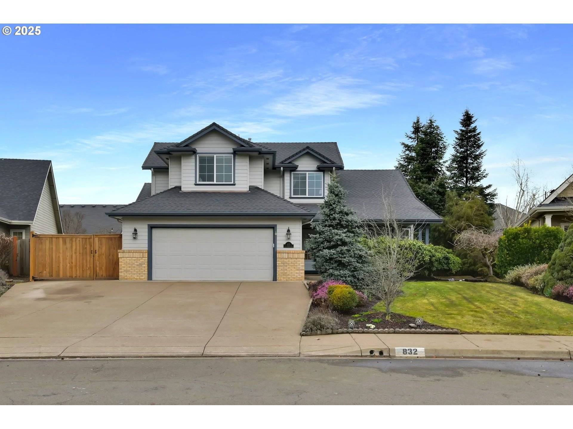 Springfield, OR 97477,832 MINT MEADOW WAY