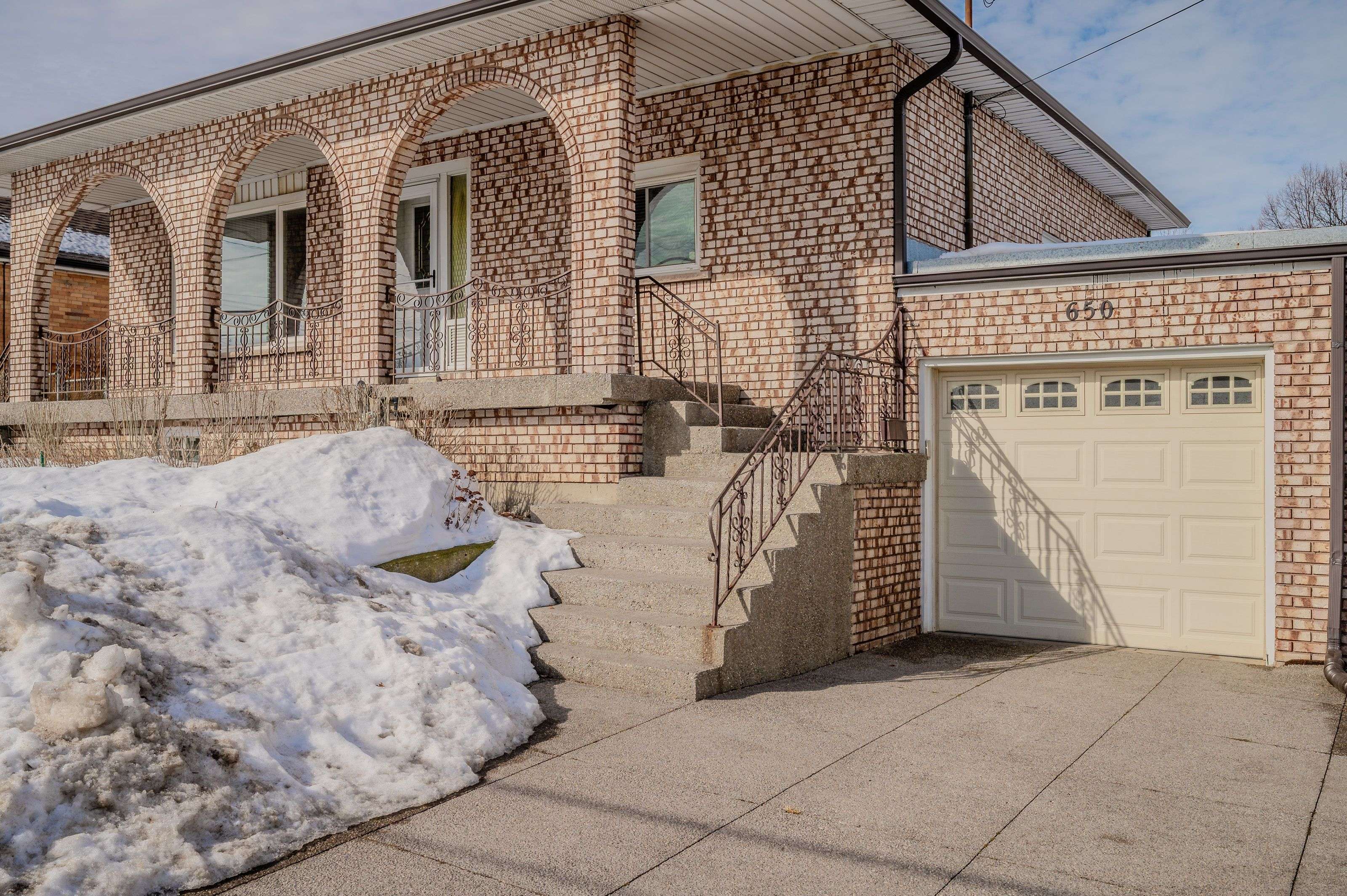 Hamilton, ON L8V 3M5,650 Upper Sherman AVE
