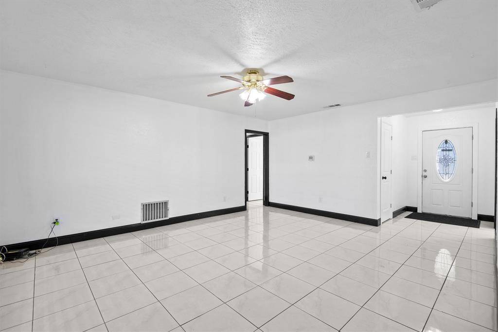 Hutchins, TX 75141,517 Murray Street