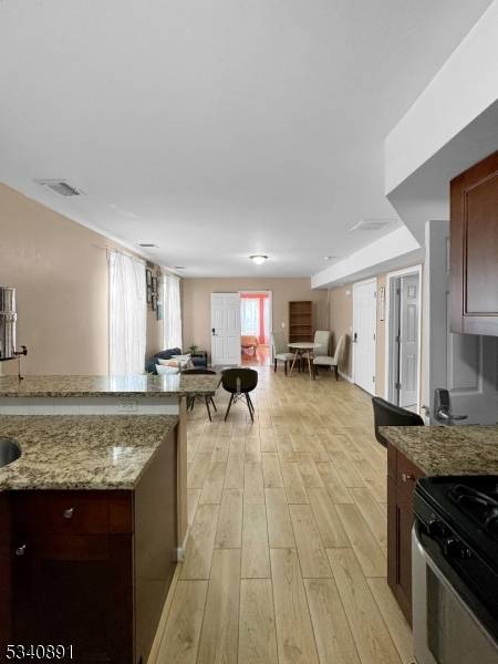Newark City, NJ 07104,81 Summer Ave #3