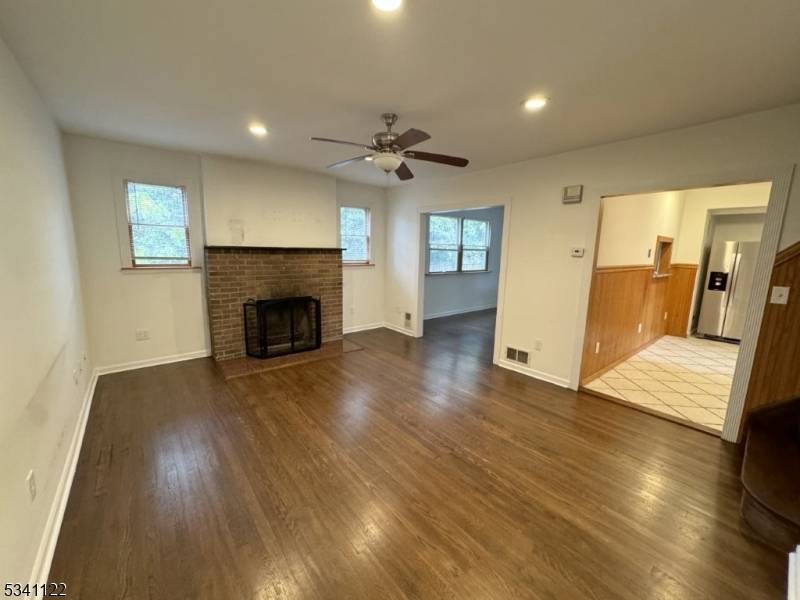 Livingston Twp., NJ 07039,21 Passaic Ave