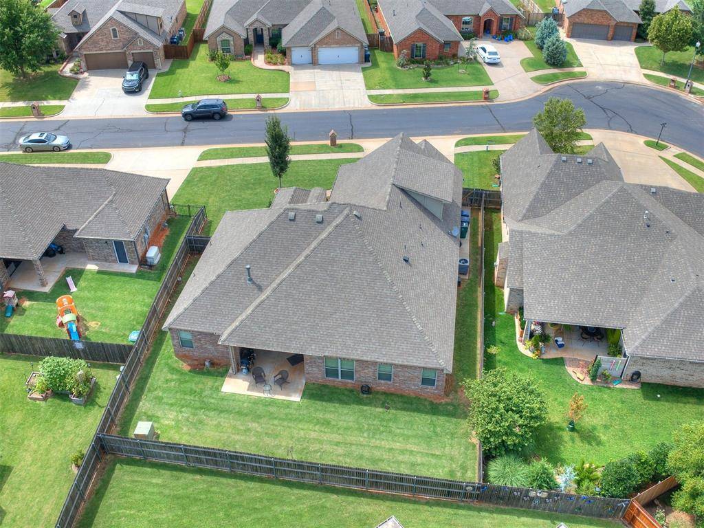 Edmond, OK 73013,15304 Pleasant Cove Lane
