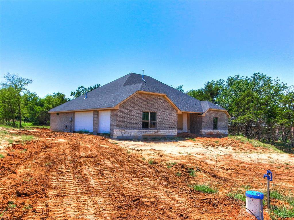 Edmond, OK 70325,9041 Oak Tree Circle