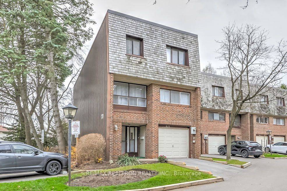 Toronto C15, ON M2H 1H8,70 Castlebury CRES #9