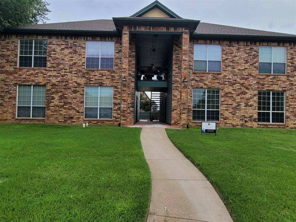 Hurst, TX 76053,813 Betty Court #B