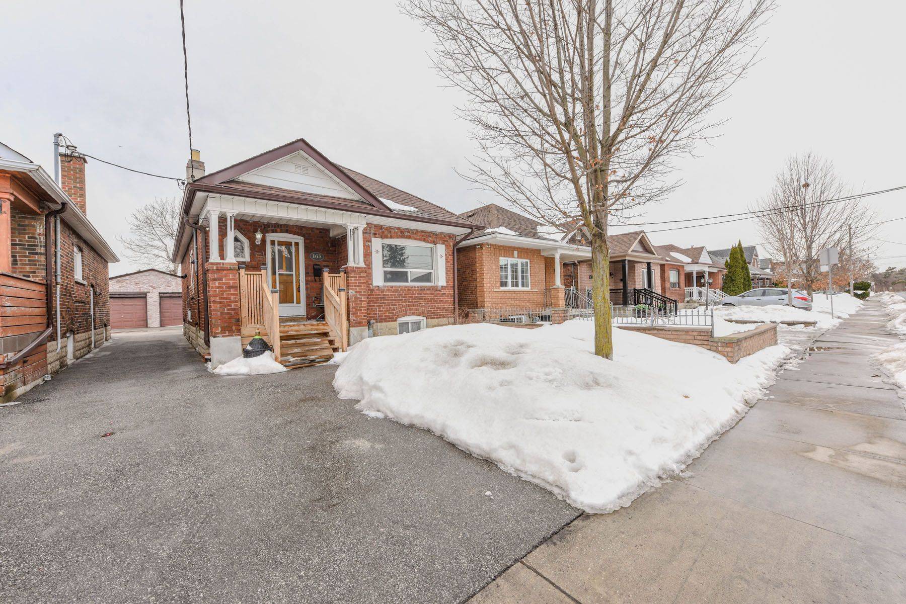 Toronto W03, ON M6N 2T1,165 Lambton AVE