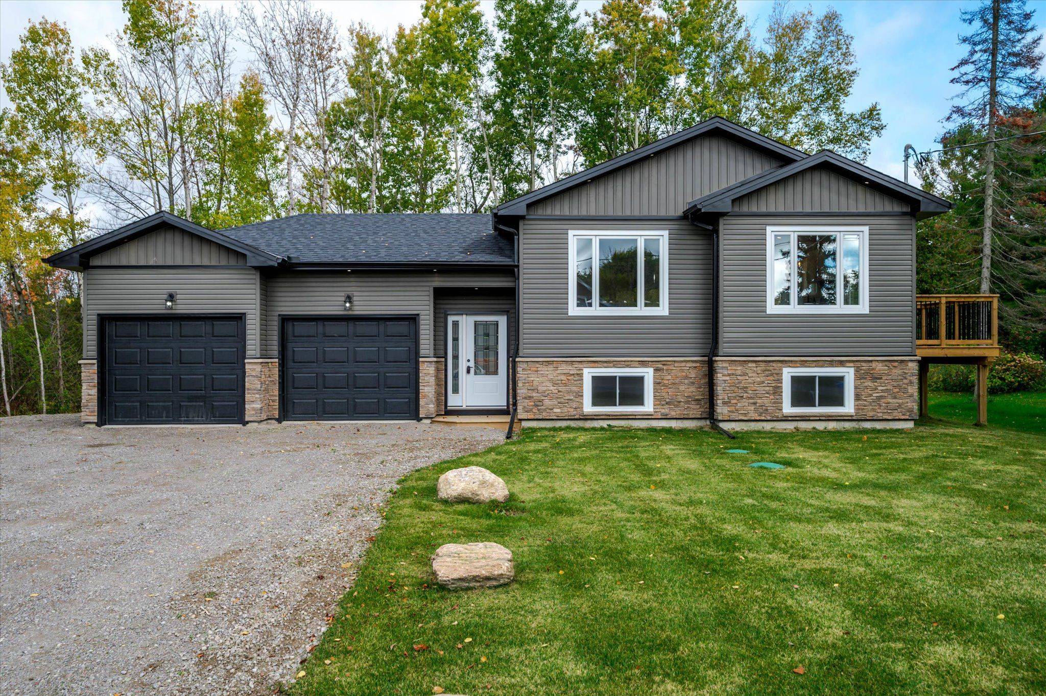 Smith-ennismore-lakefield, ON K0L 1T0,644 Skyline RD