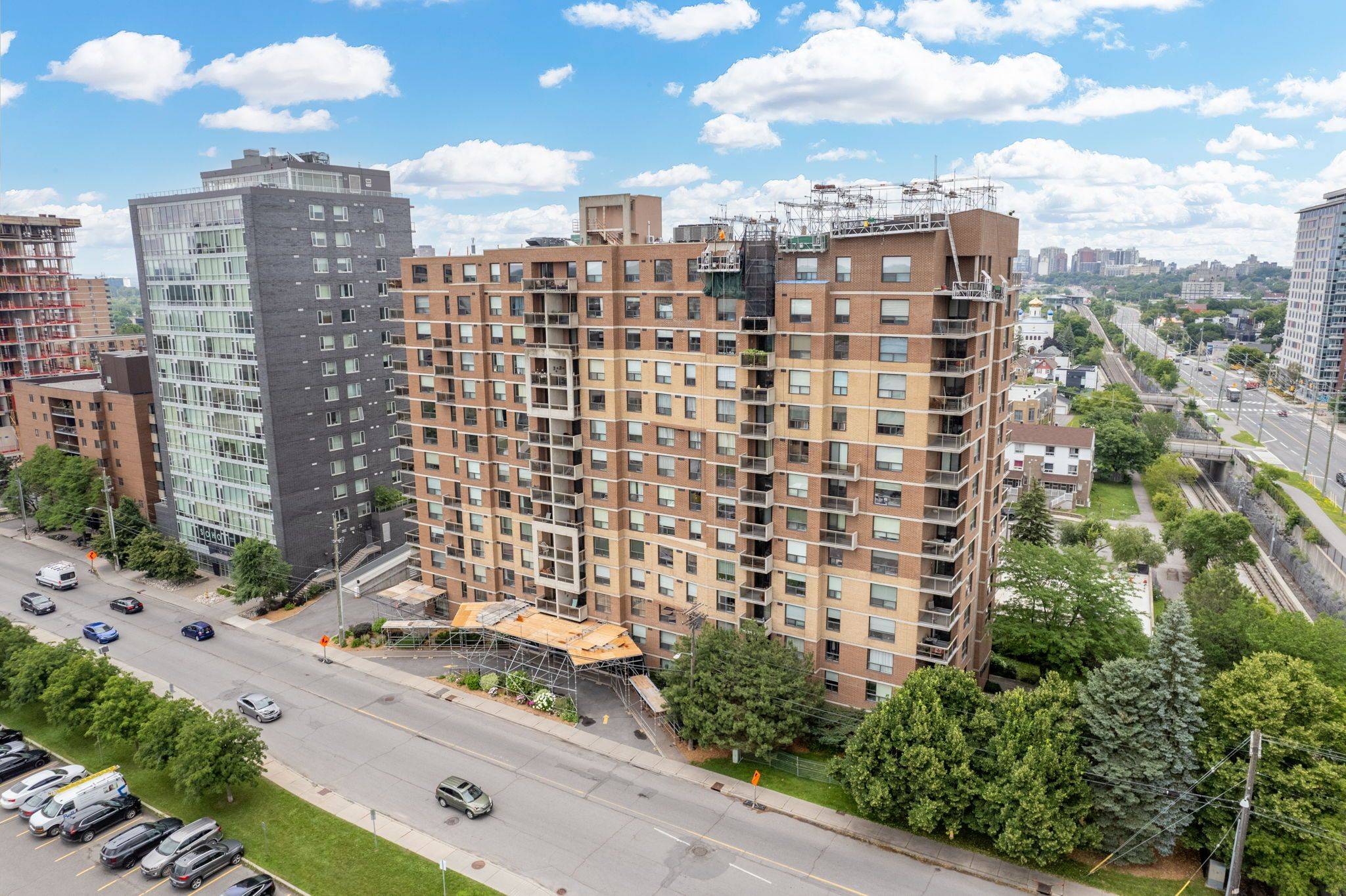 West Centre Town, ON K1Y 4T8,215 PARKDALE AVE #602