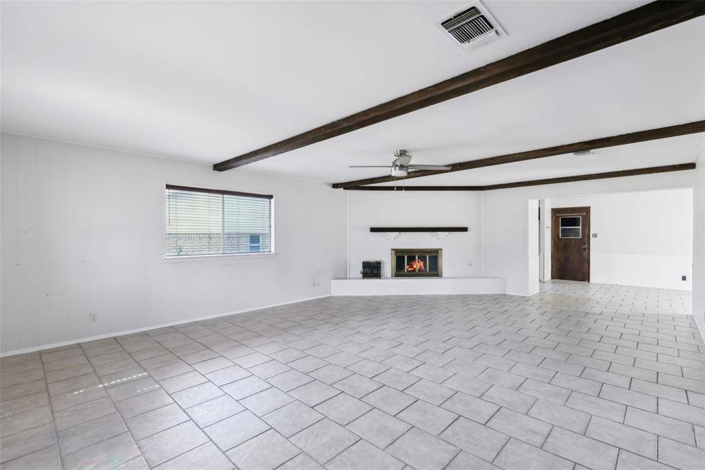 Grapevine, TX 76051,974 Harber Avenue