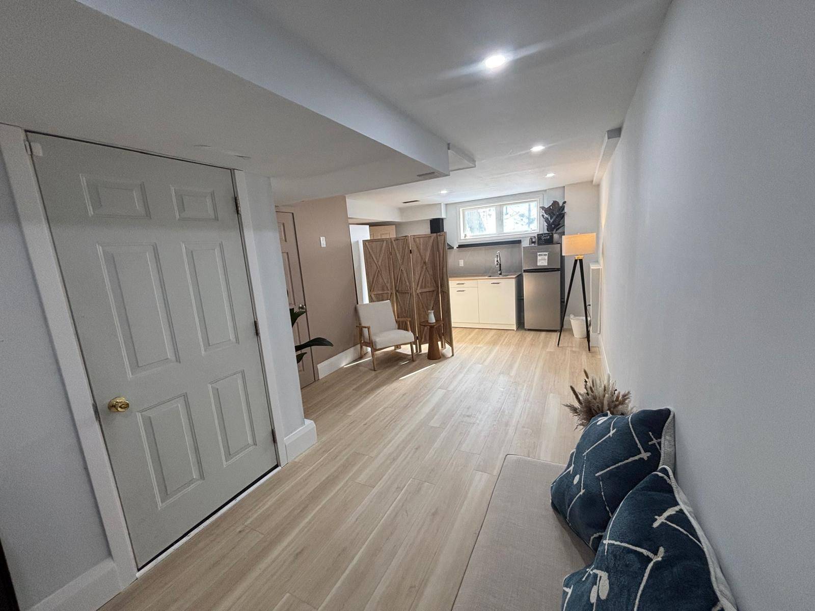 Hamilton, ON L8J 0H6,52 Crafter CRES #Basement