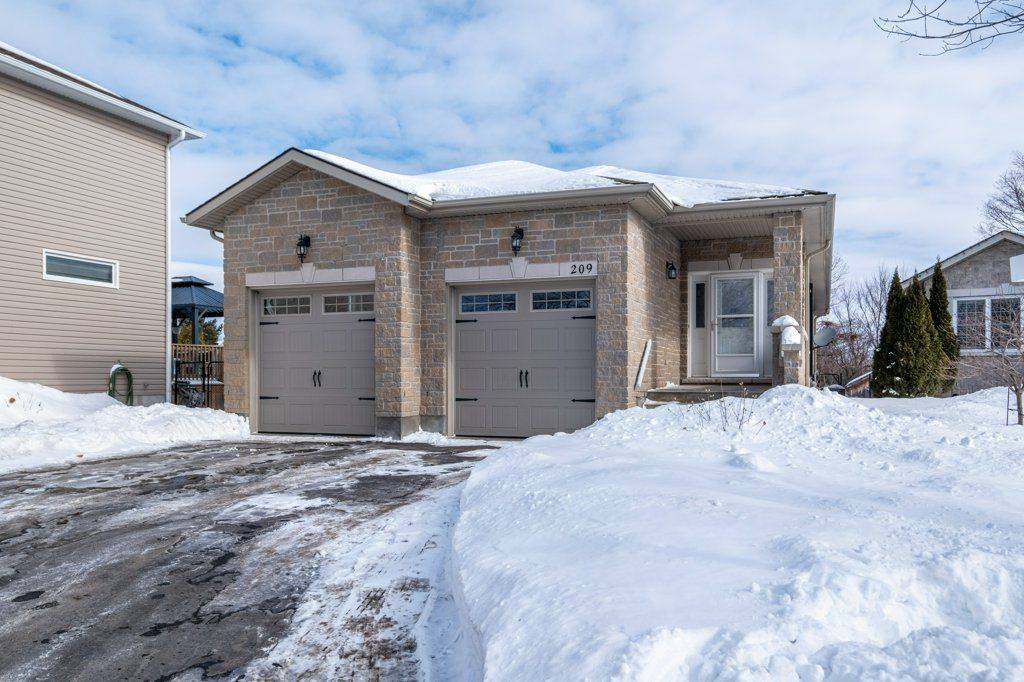 Loyalist, ON K7N 2A3,209 Amy Lynn DR