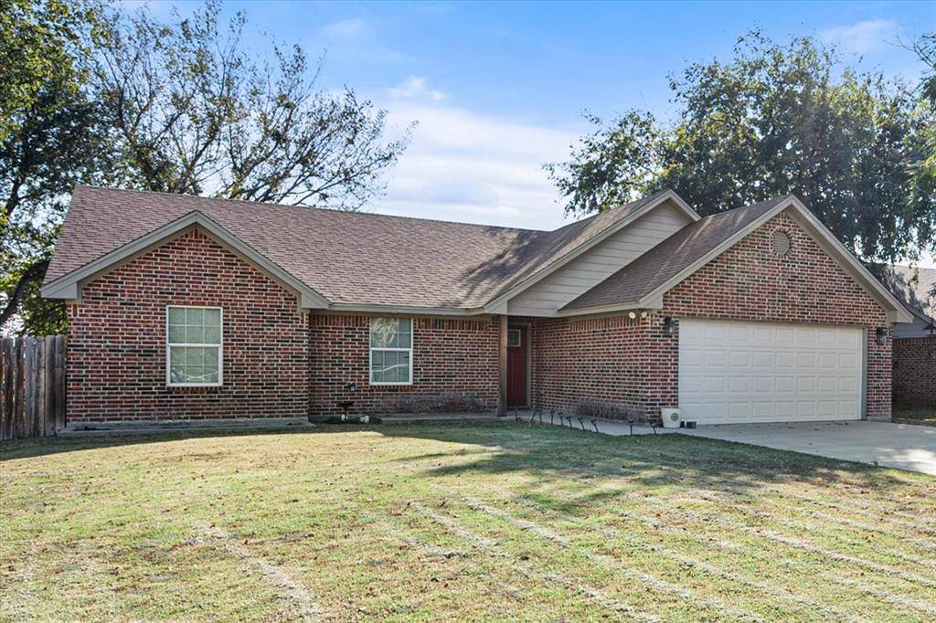 Boyd, TX 76023,205 S Hitt Street