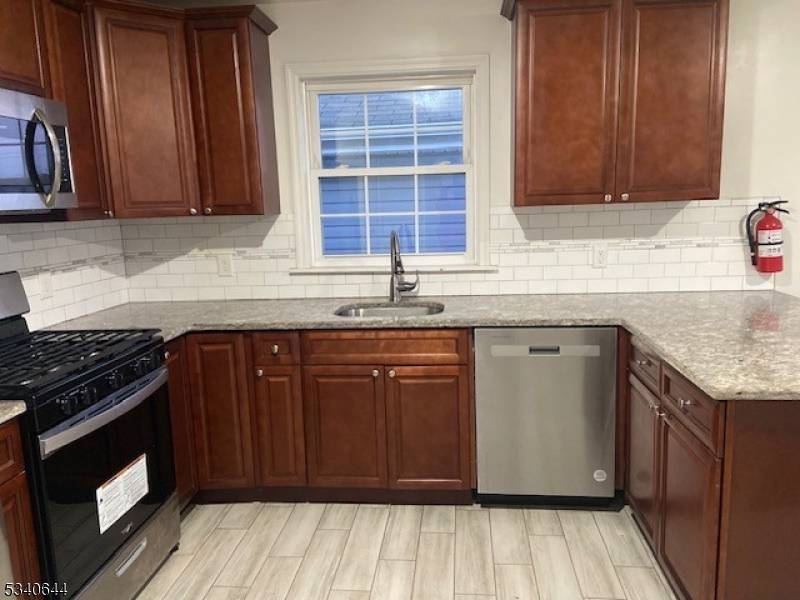 Newark City, NJ 07103,455 S 14th St #3