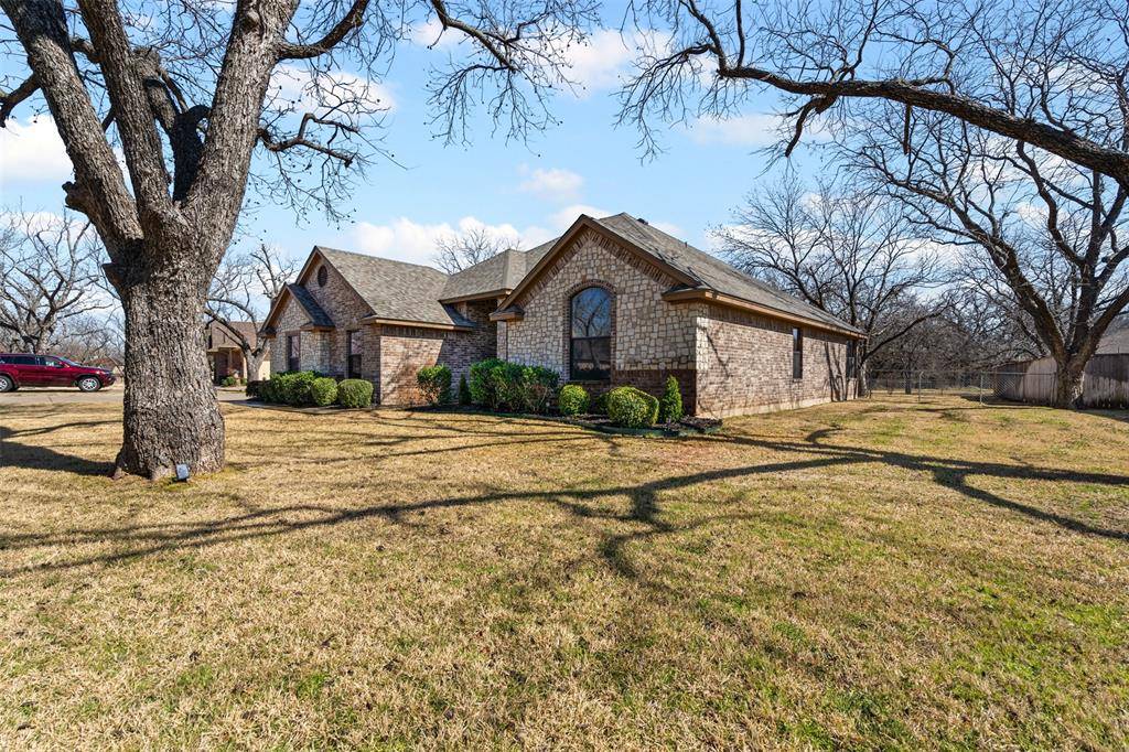 Granbury, TX 76049,10210 Ravenswood Road