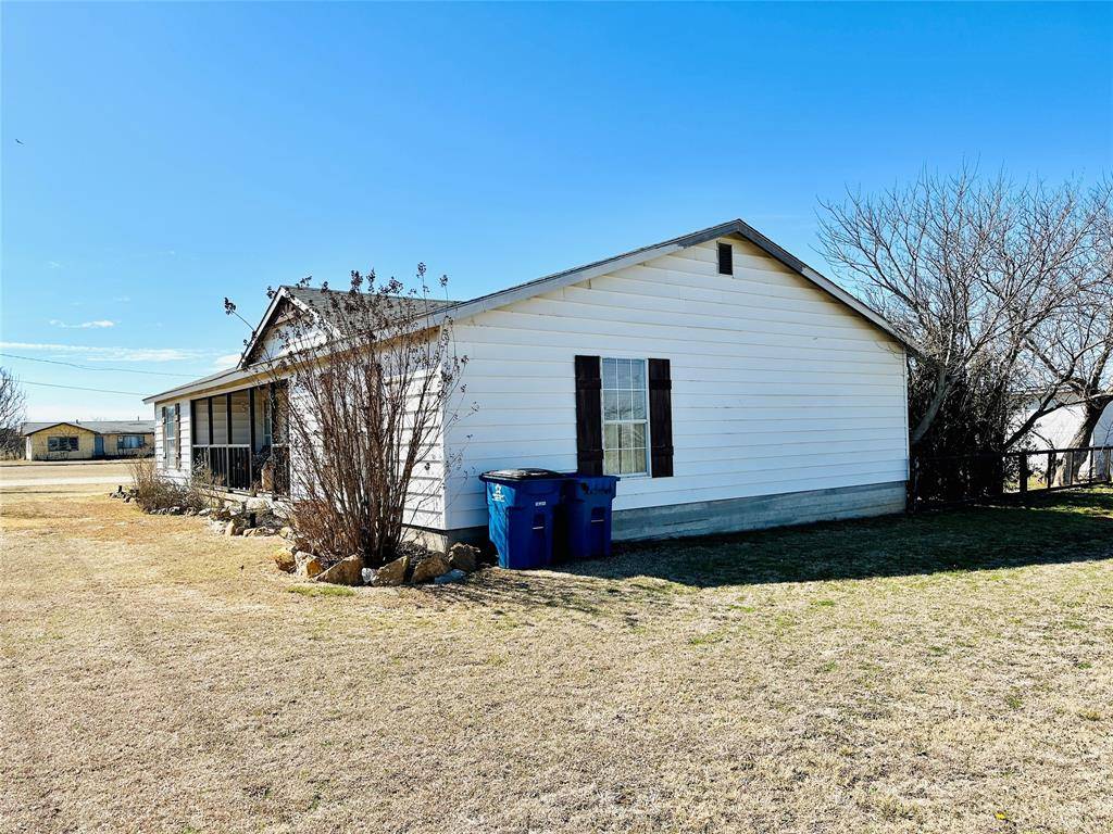 Cross Plains, TX 76443,409 W Cypress Street