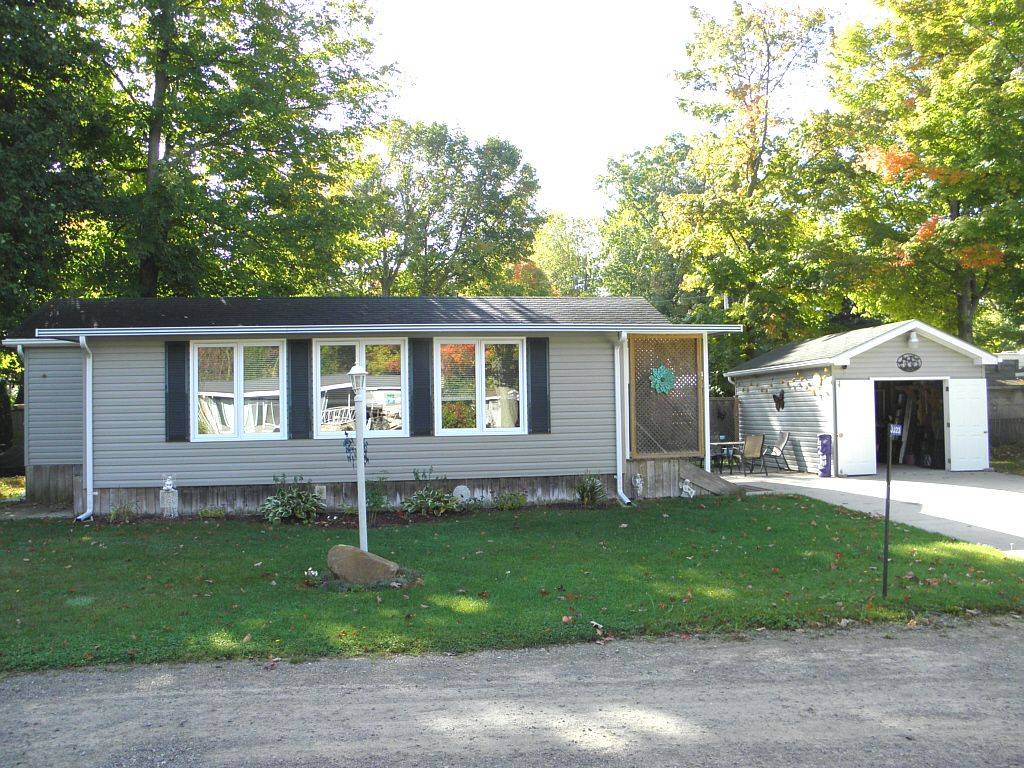 Lambton Shores, ON N0N 1J0,9338 WEST IPPERWASH RD