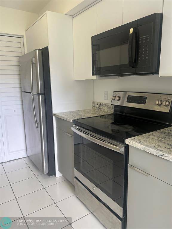 Dania Beach, FL 33004,500 NE 2nd st  #104