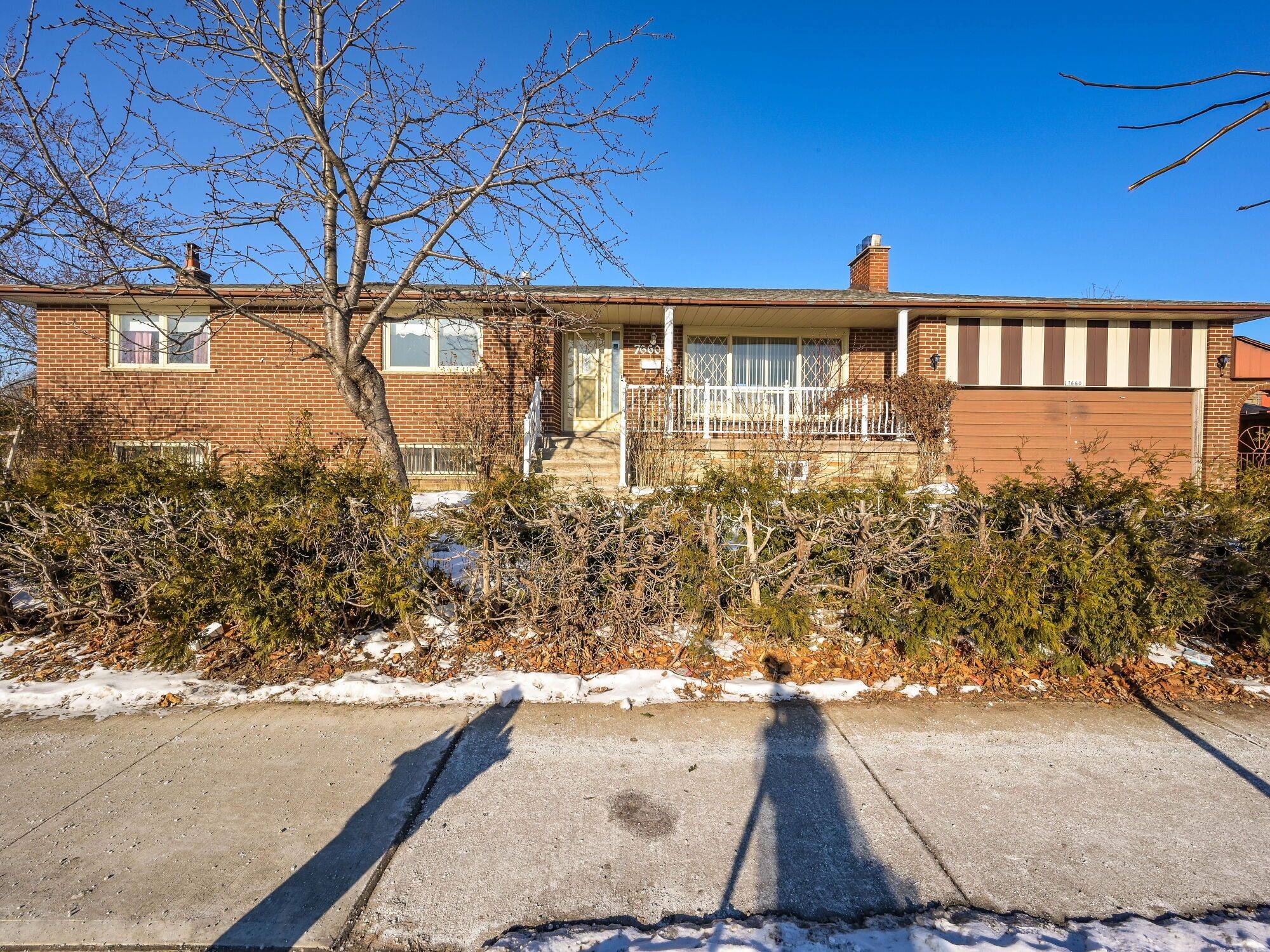 Mississauga, ON L4T 3V6,7660 Darcel AVE