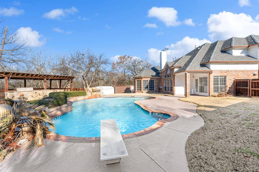 Arlington, TX 76016,2330 Bay Lakes Court