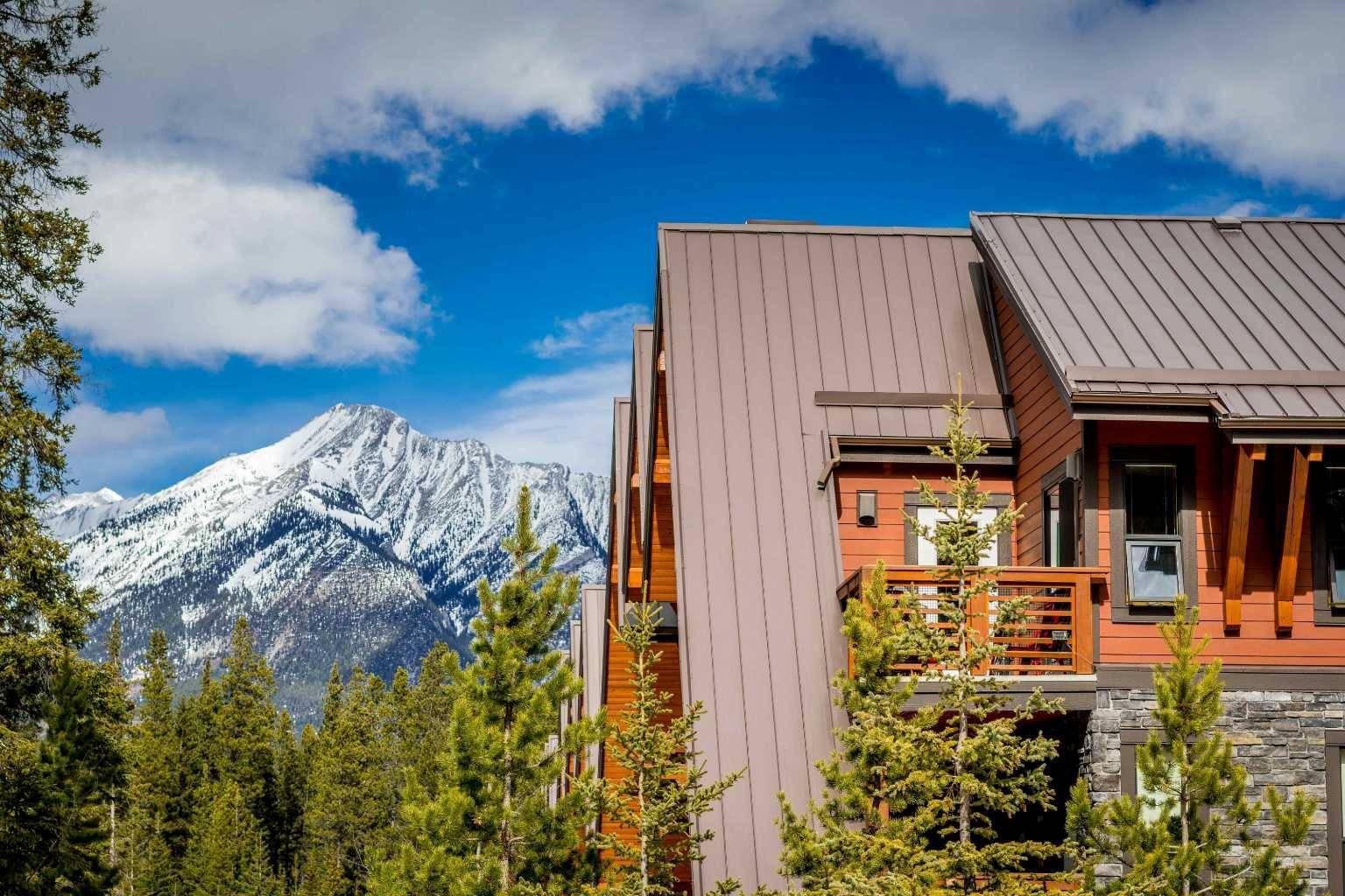 Canmore, AB T1W 0G3,2100 b Stewart Creek DR #203