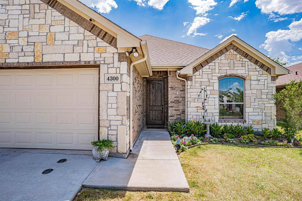 Granbury, TX 76049,4300 Sapphire Lane