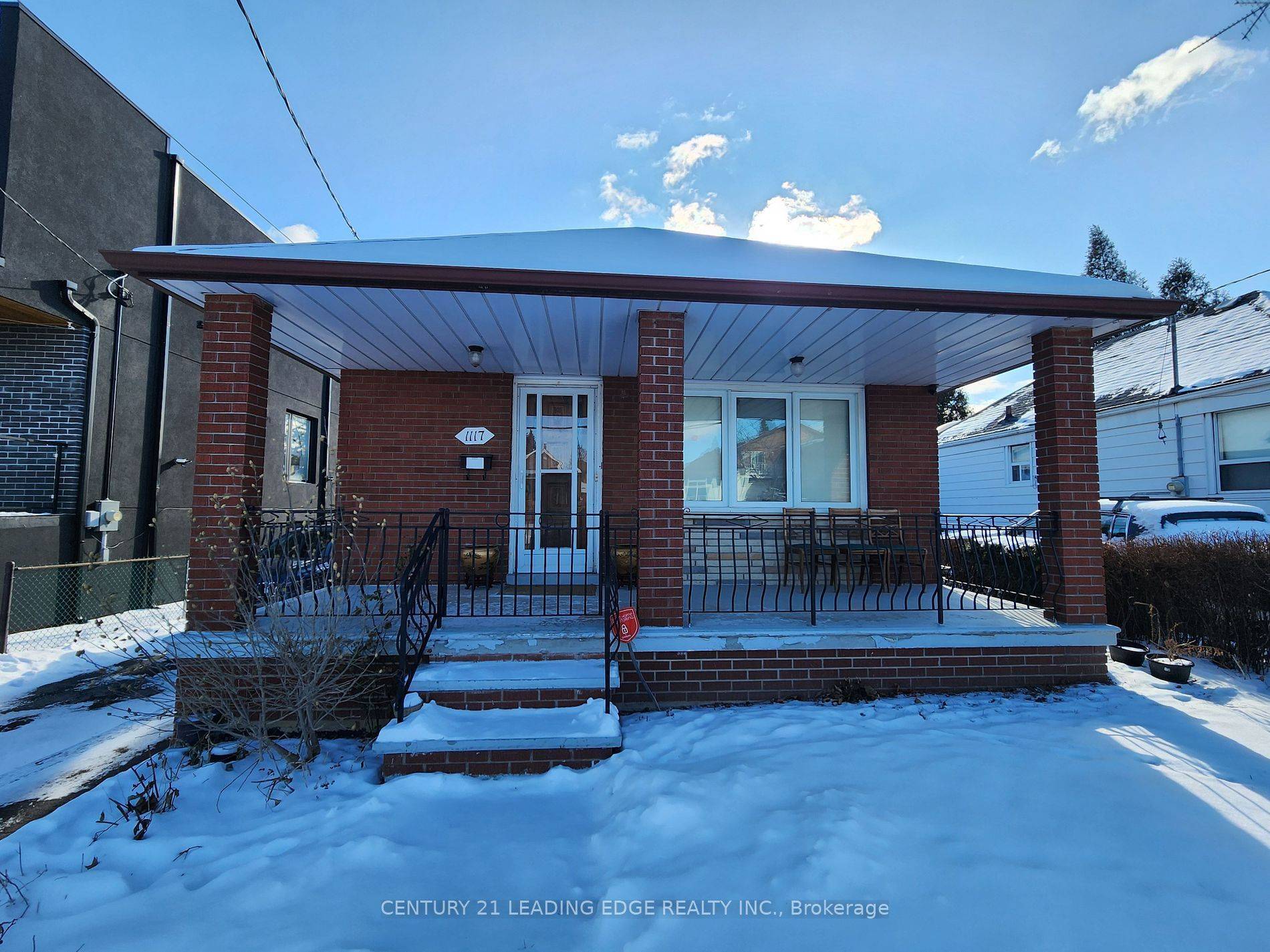 Toronto W04, ON M6B 2B1,1117 Glencairn AVE S