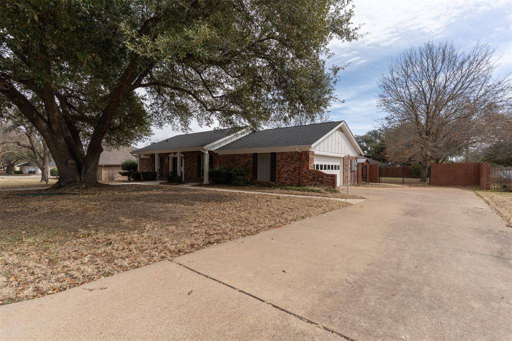 Cleburne, TX 76033,1223 Surry Place Drive