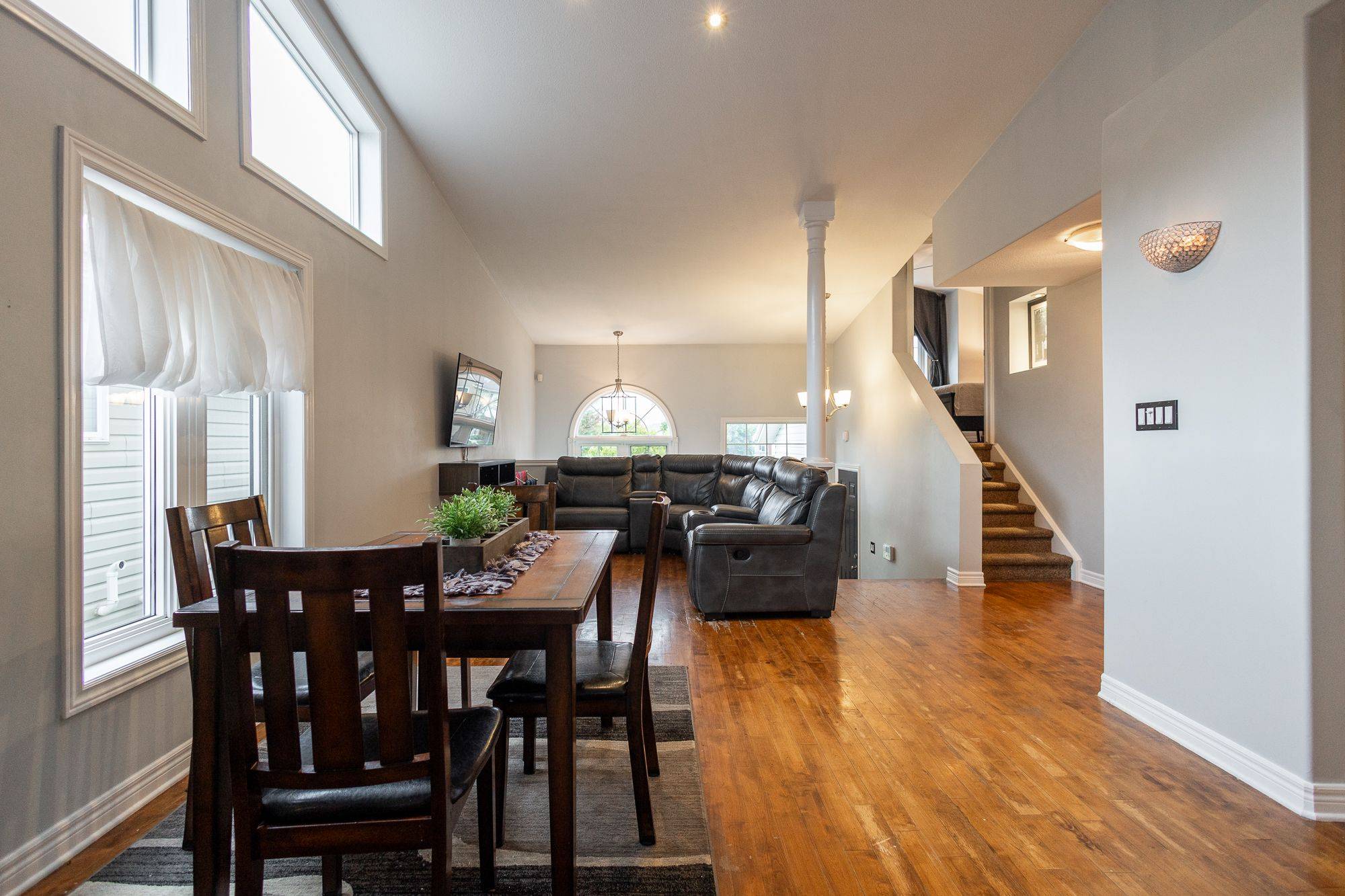 Niagara Falls, ON L2H 3N4,8378 Atack CT
