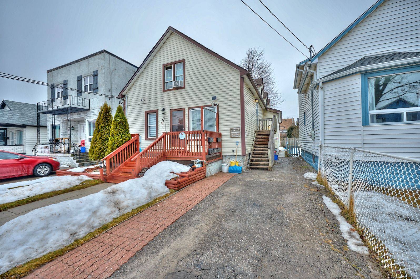 Welland, ON L3B 4G8,26 Cozy ST W