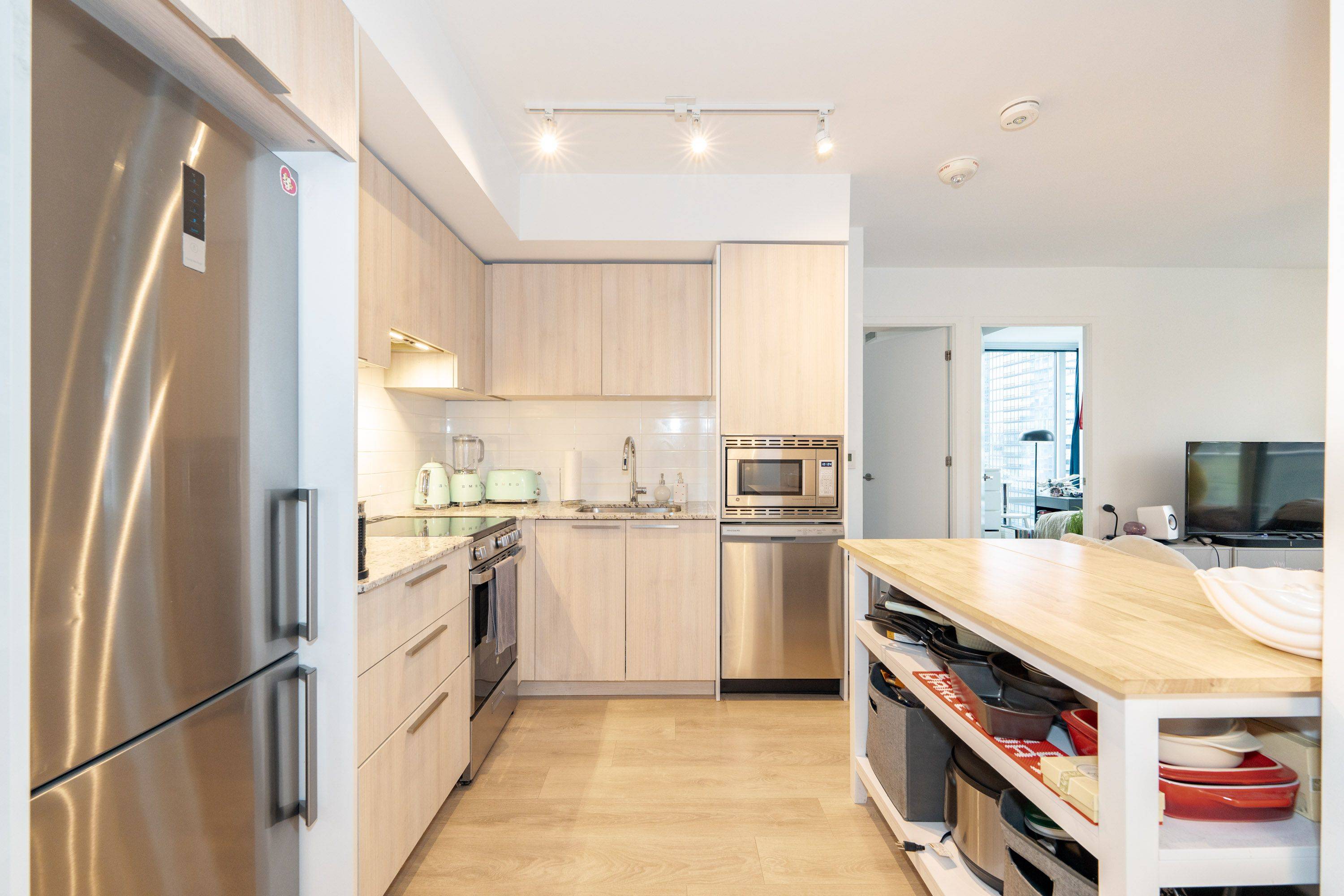 Toronto C08, ON M4Y 0G8,501 yonge ST #1112