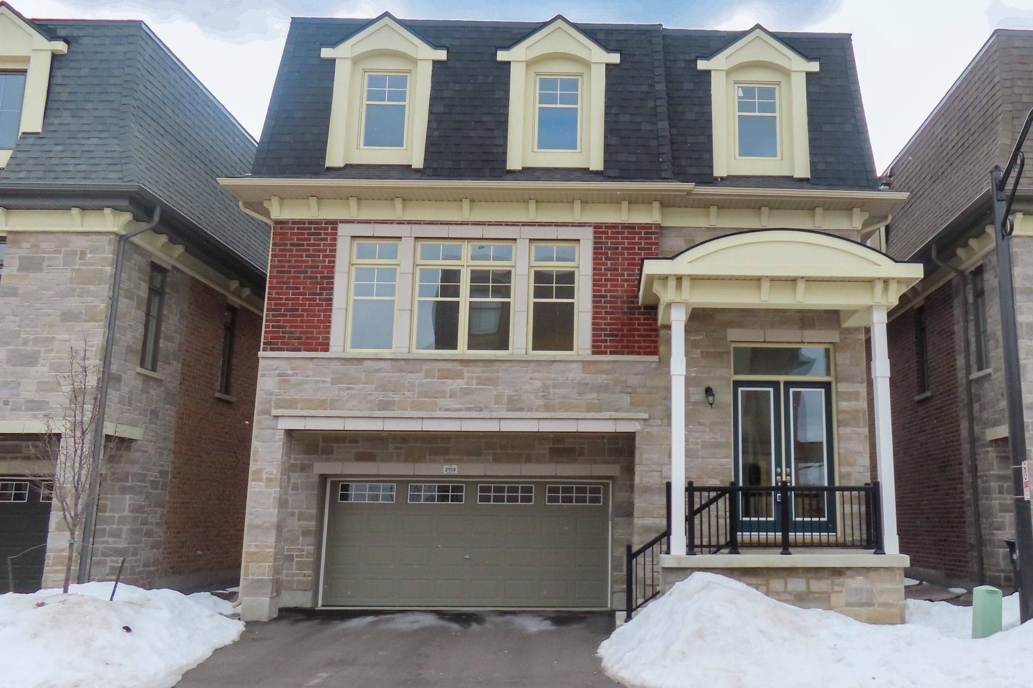 Mississauga, ON L4Y 0H2,2159 Royal Gala CIR