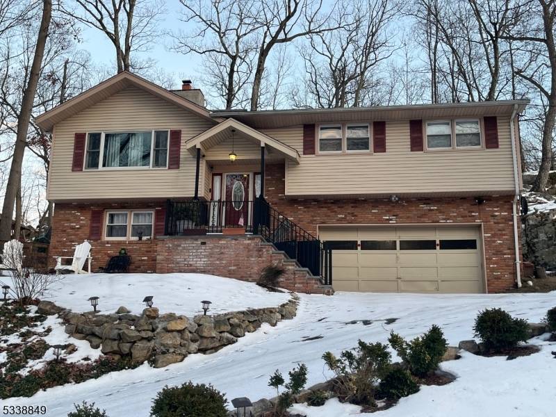 Byram Twp., NJ 07871,748 W Shore Trl