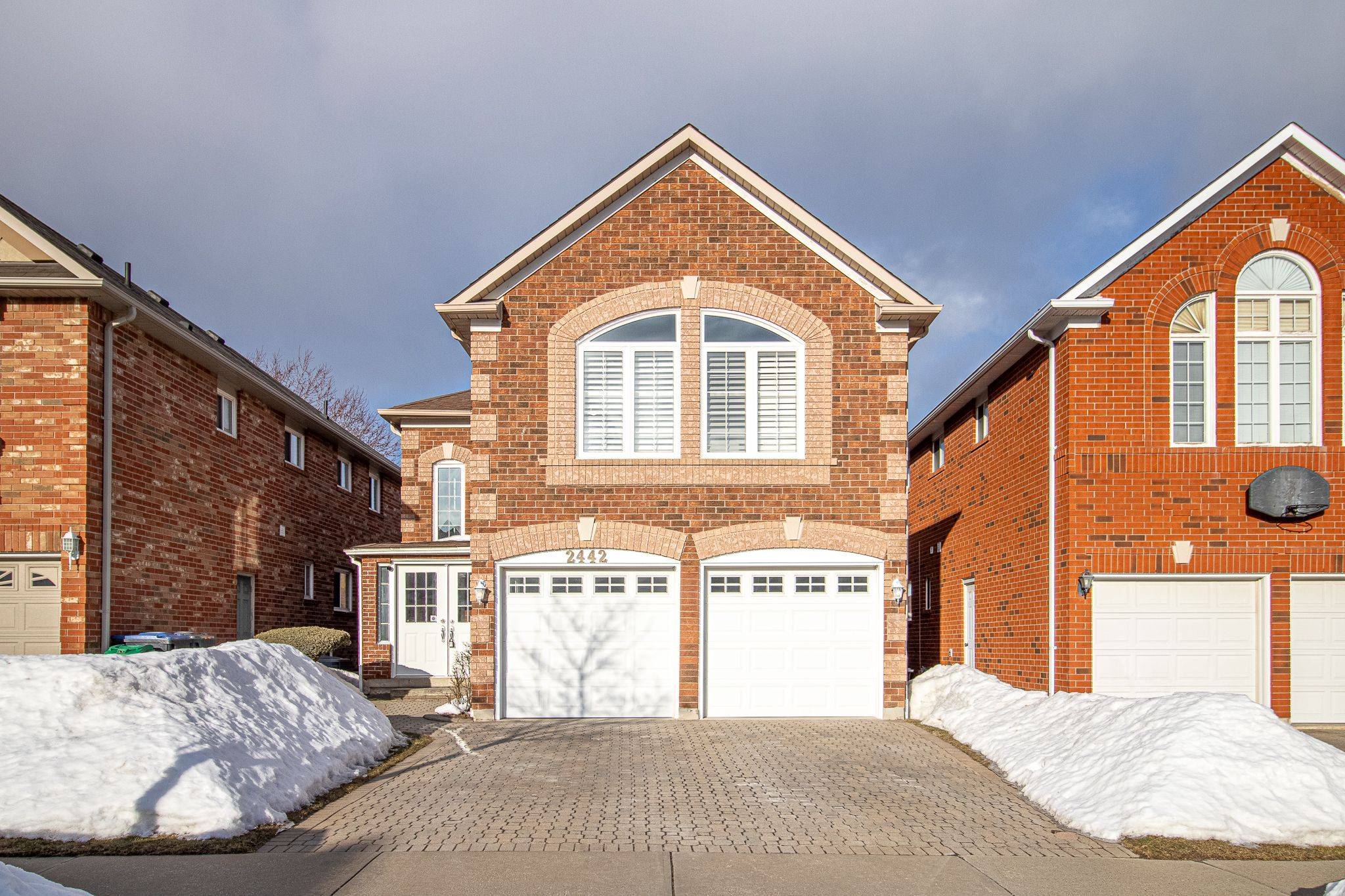 Mississauga, ON L5M 5X9,2442 Yorktown CIR