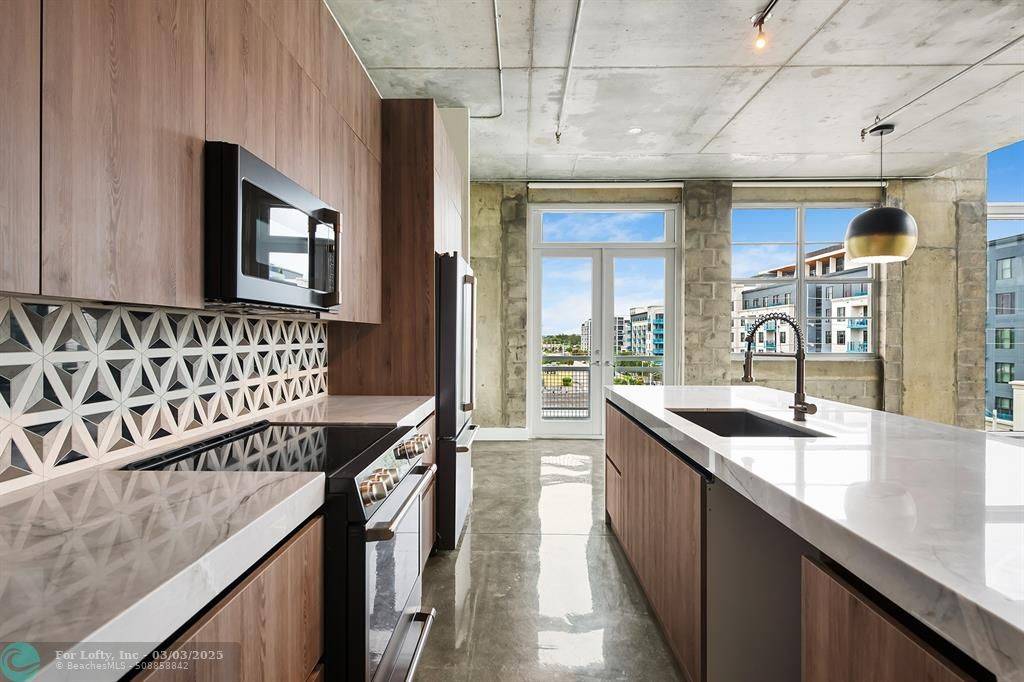 Fort Lauderdale, FL 33301,445 N Andrews Ave #402