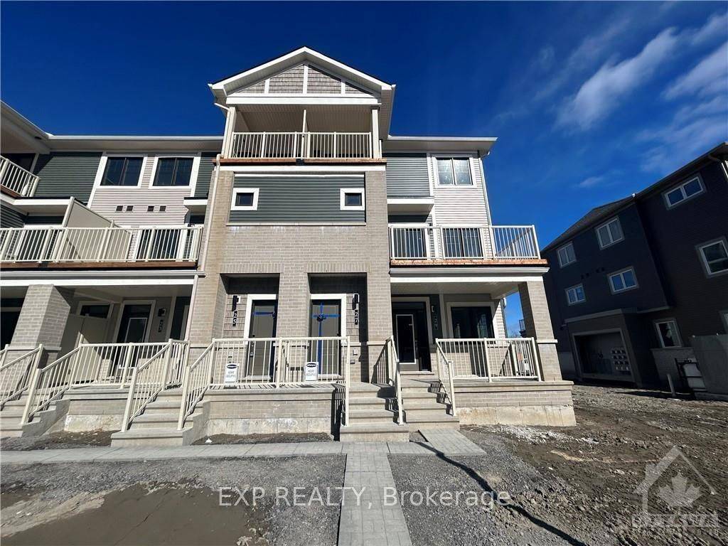 Barrhaven, ON K2J 7J5,27 PYRITE CRES