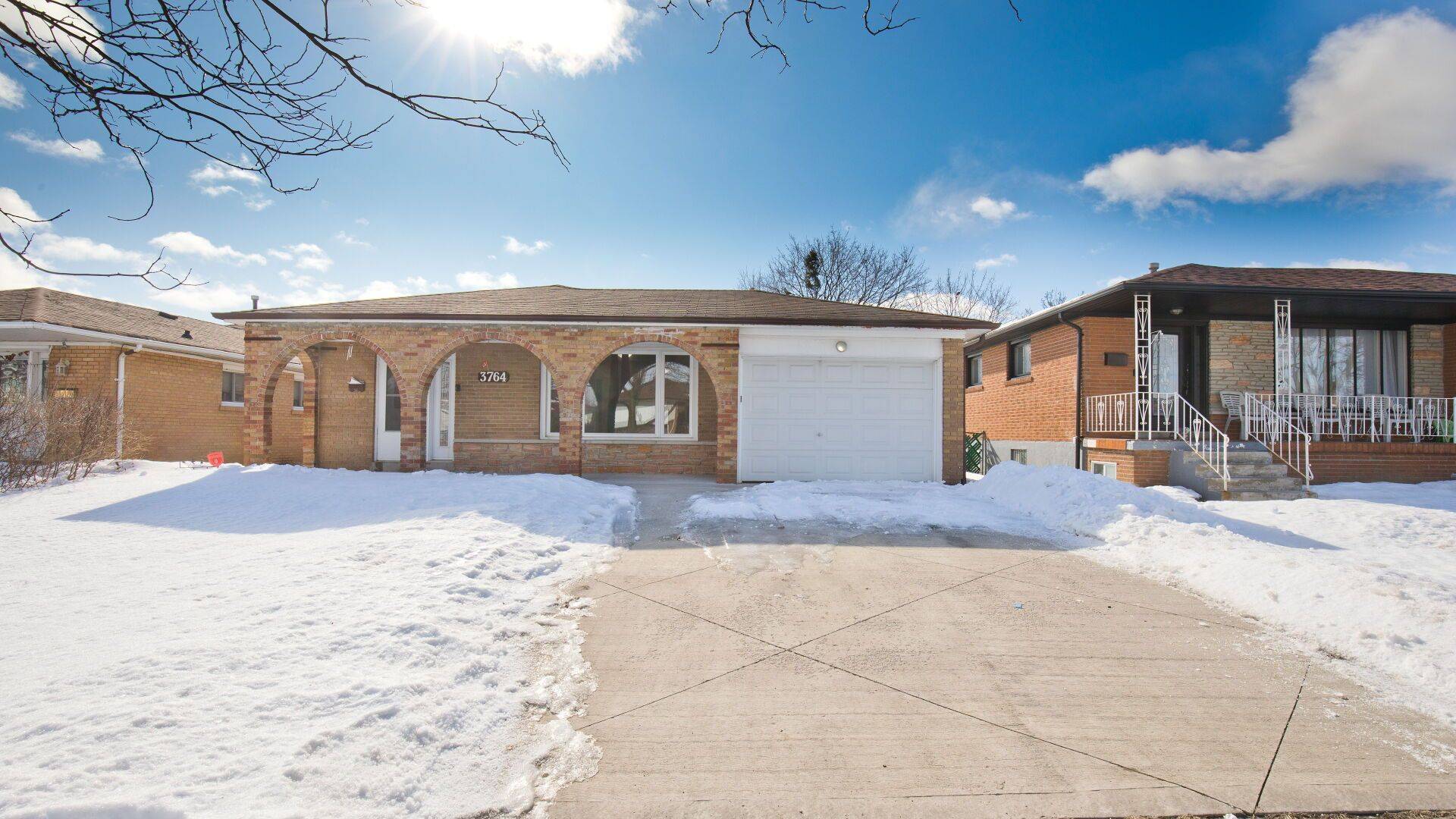 Mississauga, ON L4T 2A2,3764 Wyewood RD