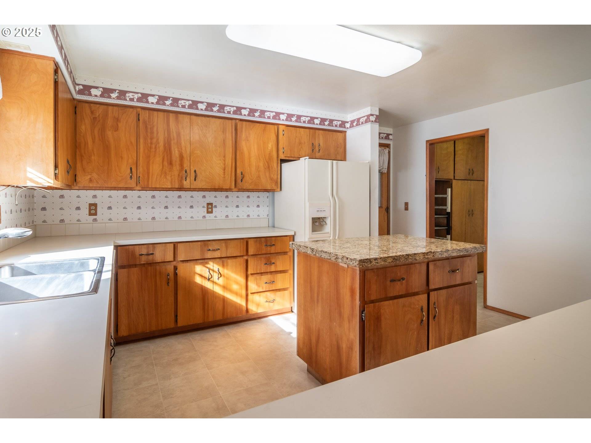 Roseburg, OR 97470,82 N RIVER DR