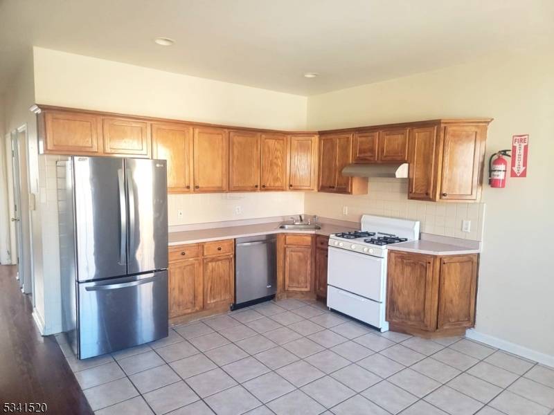 Newark City, NJ 07102,244 Mulberry St #4