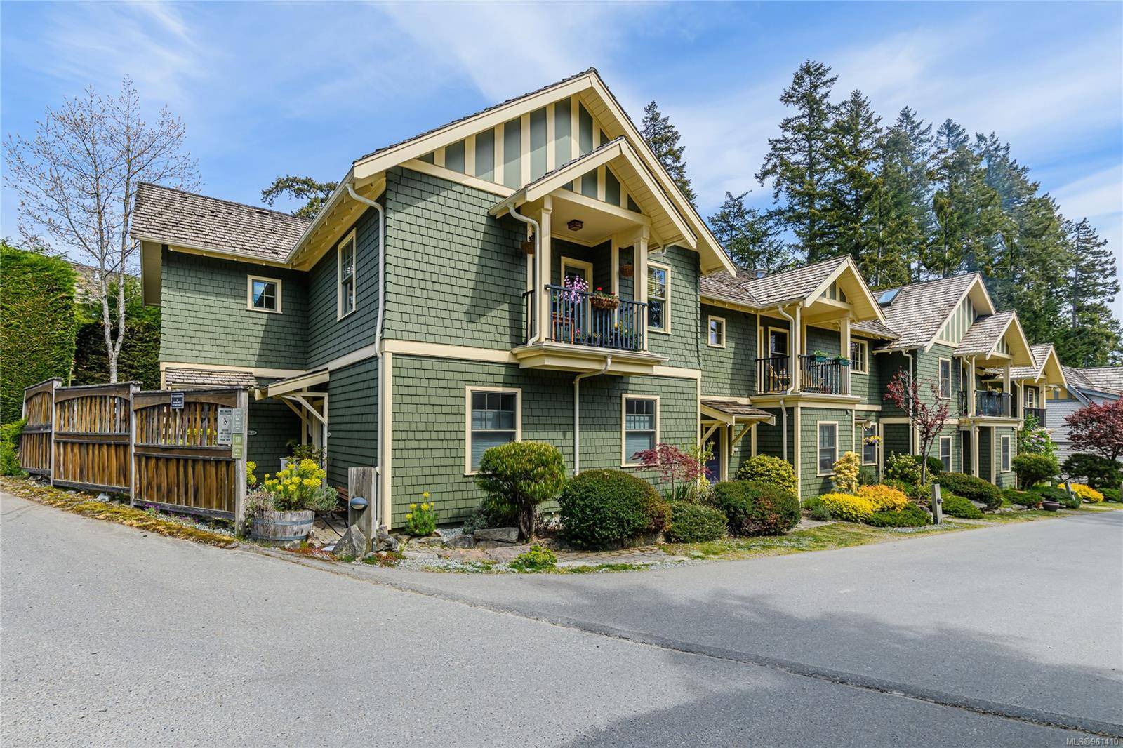 Salt Spring, BC V8K 2X6,107 Atkins Rd #5