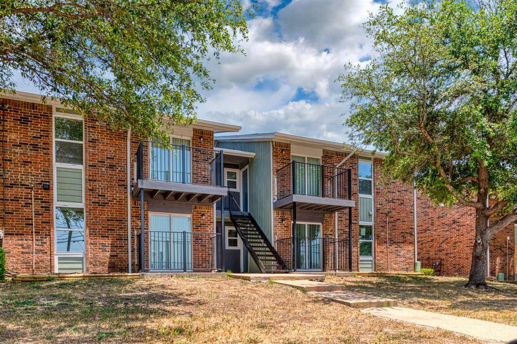 Fort Worth, TX 76116,8037 W Elizabeth Lane #116