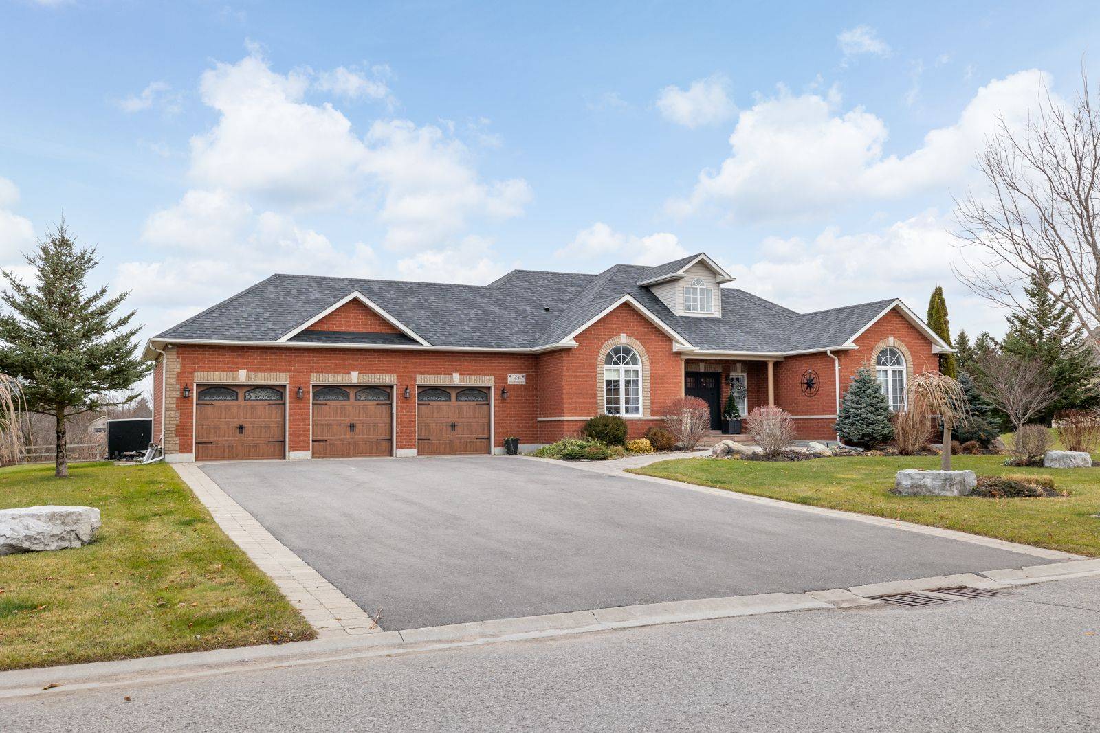 Scugog, ON L9L 1V1,23 Brae Valley CT