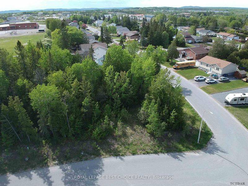 Temiskaming Shores, ON P0J 1P0,184 Sumbler CRES