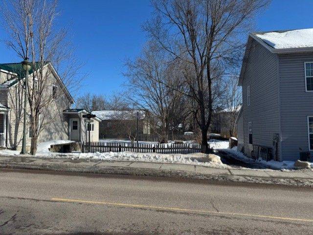 Carleton Place, ON K7C 3H5,0 Bridge ST