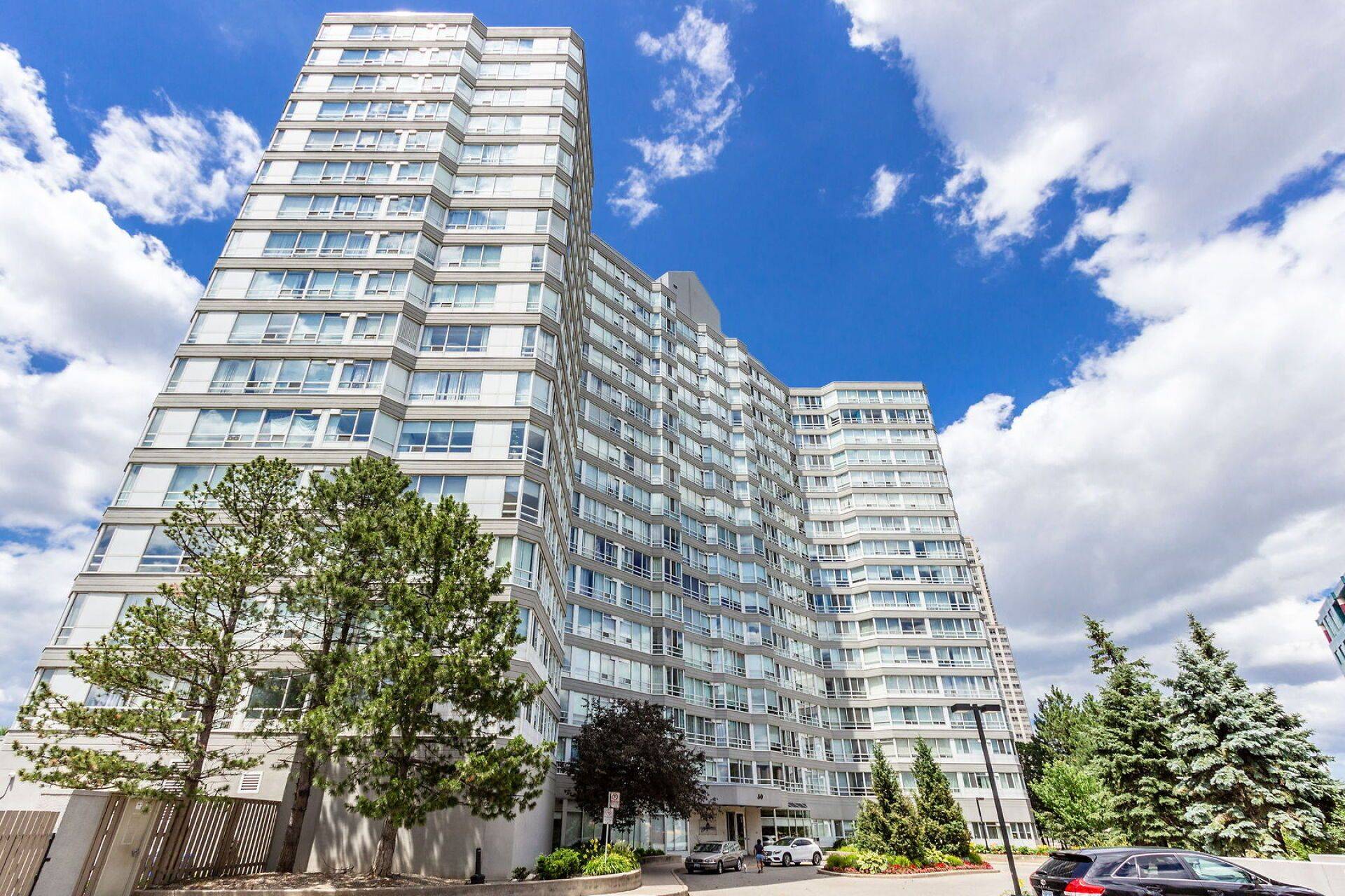 Mississauga, ON L5R 1Y2,50 Kingsbridge Garden CIR #515