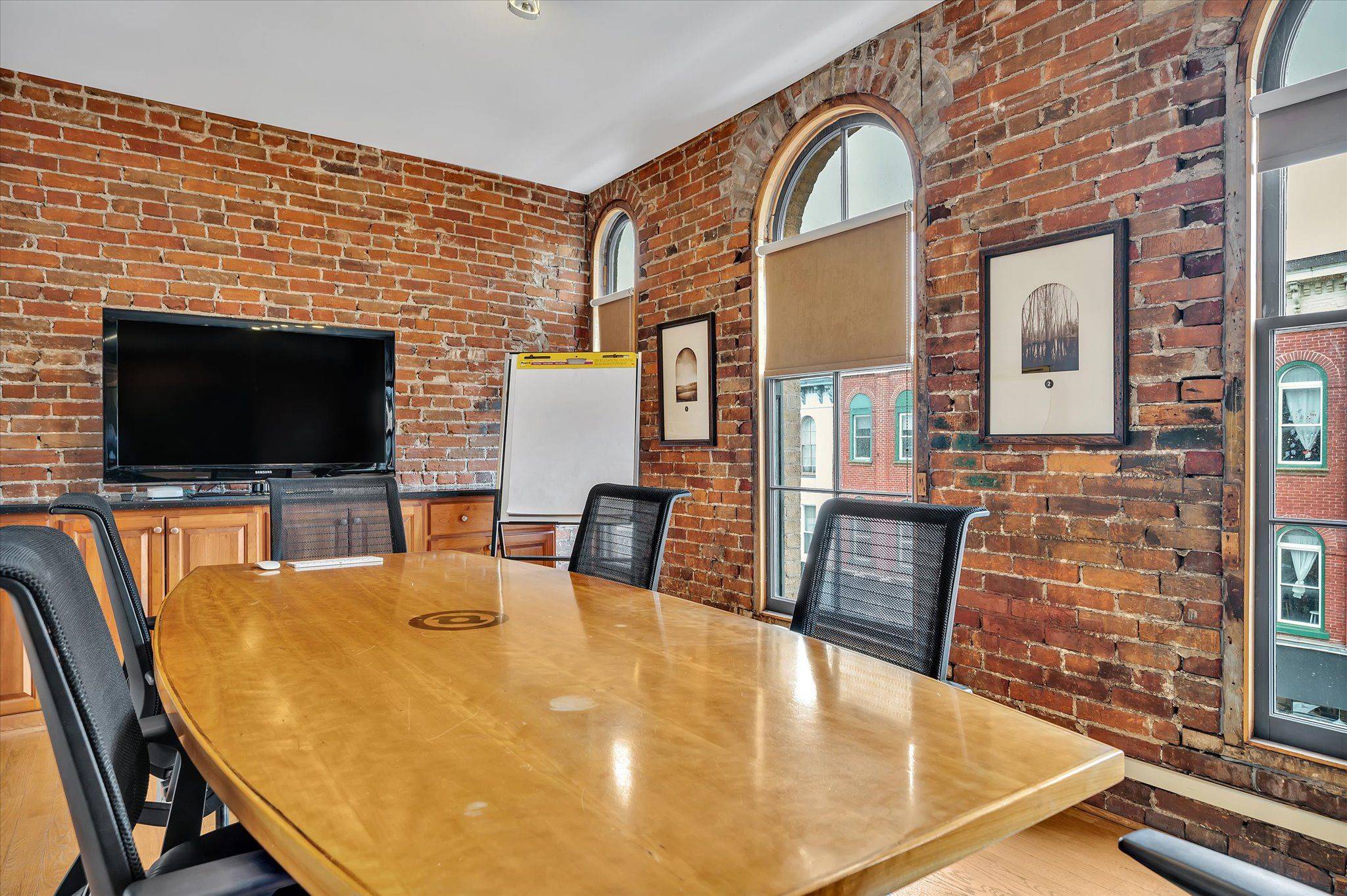 Peterborough, ON K9H 3R2,379 George ST N #301