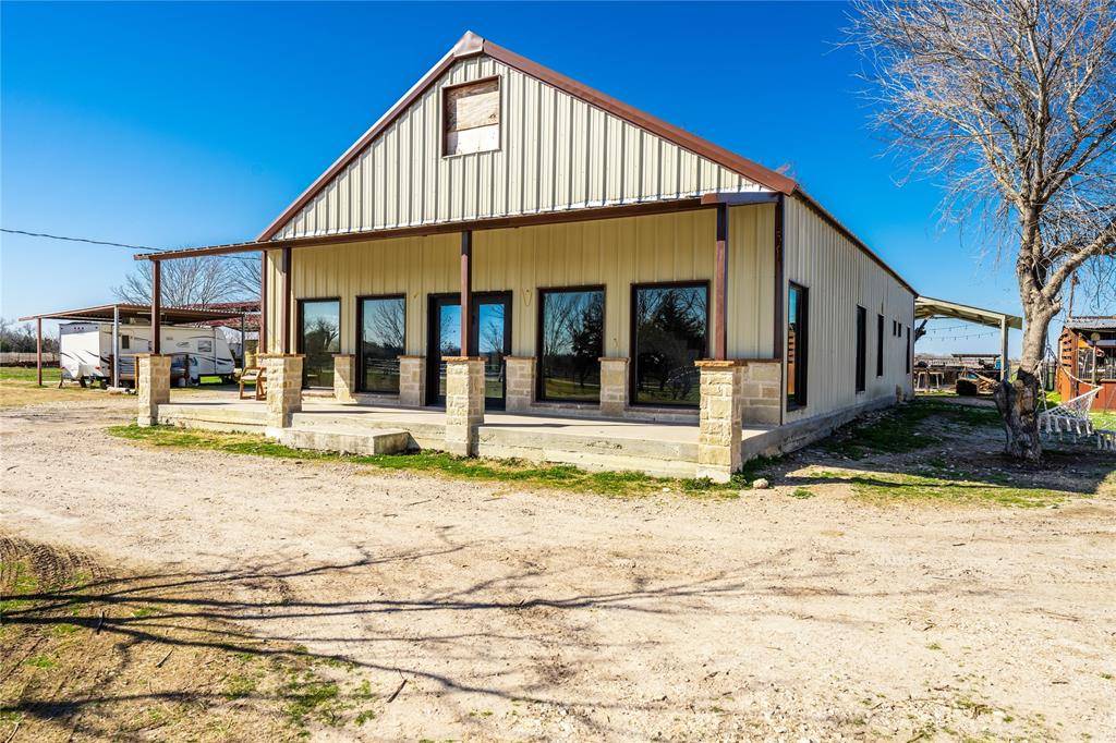 Barry, TX 75102,6249 NW County Road 1147