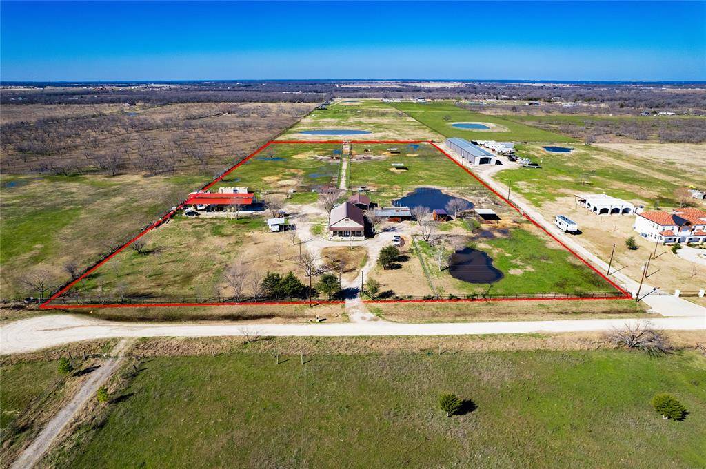 Barry, TX 75102,6249 NW County Road 1147