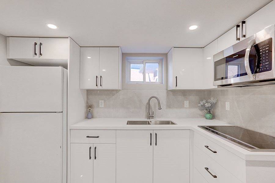Toronto E04, ON M1K 2Y9,60 Corinne CRES #basement