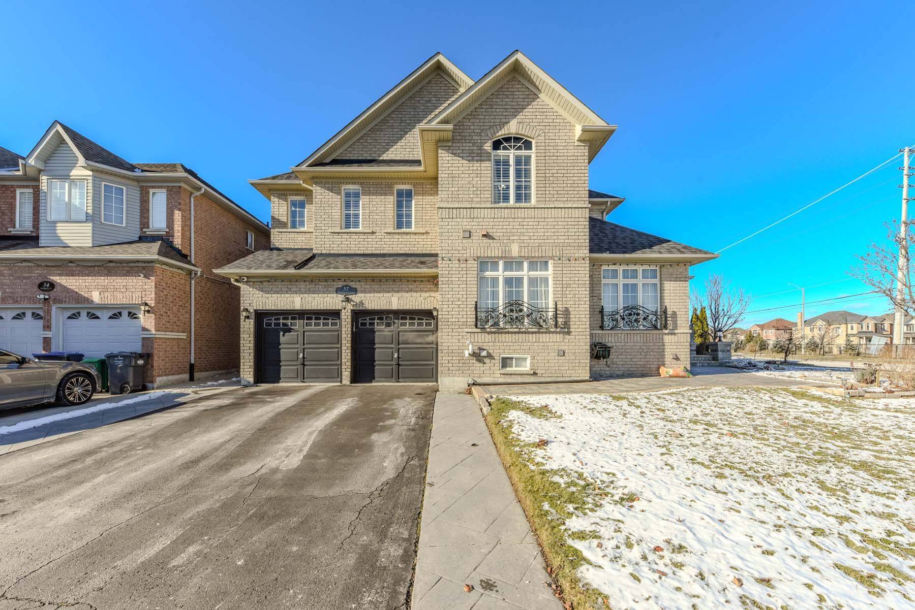 Brampton, ON L6P 2P3,37 Bluffwood CRES